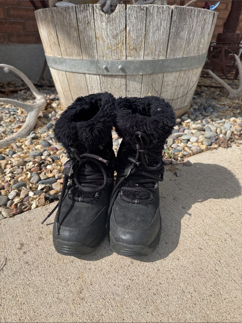 Hi-Tec Black Fleece-Lined Winter Boots